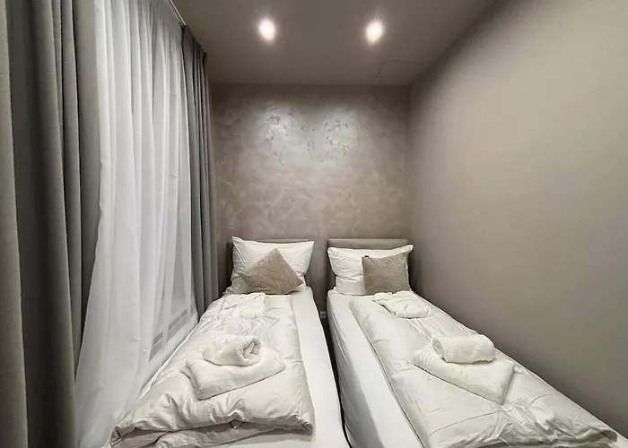 2 Bdr - Jewel, Near Schoenbrunn Palace Apartment Vienna
